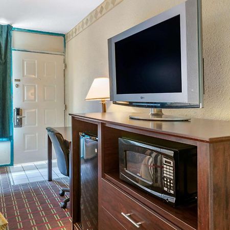 Rodeway Inn New Port Richey Ngoại thất bức ảnh
