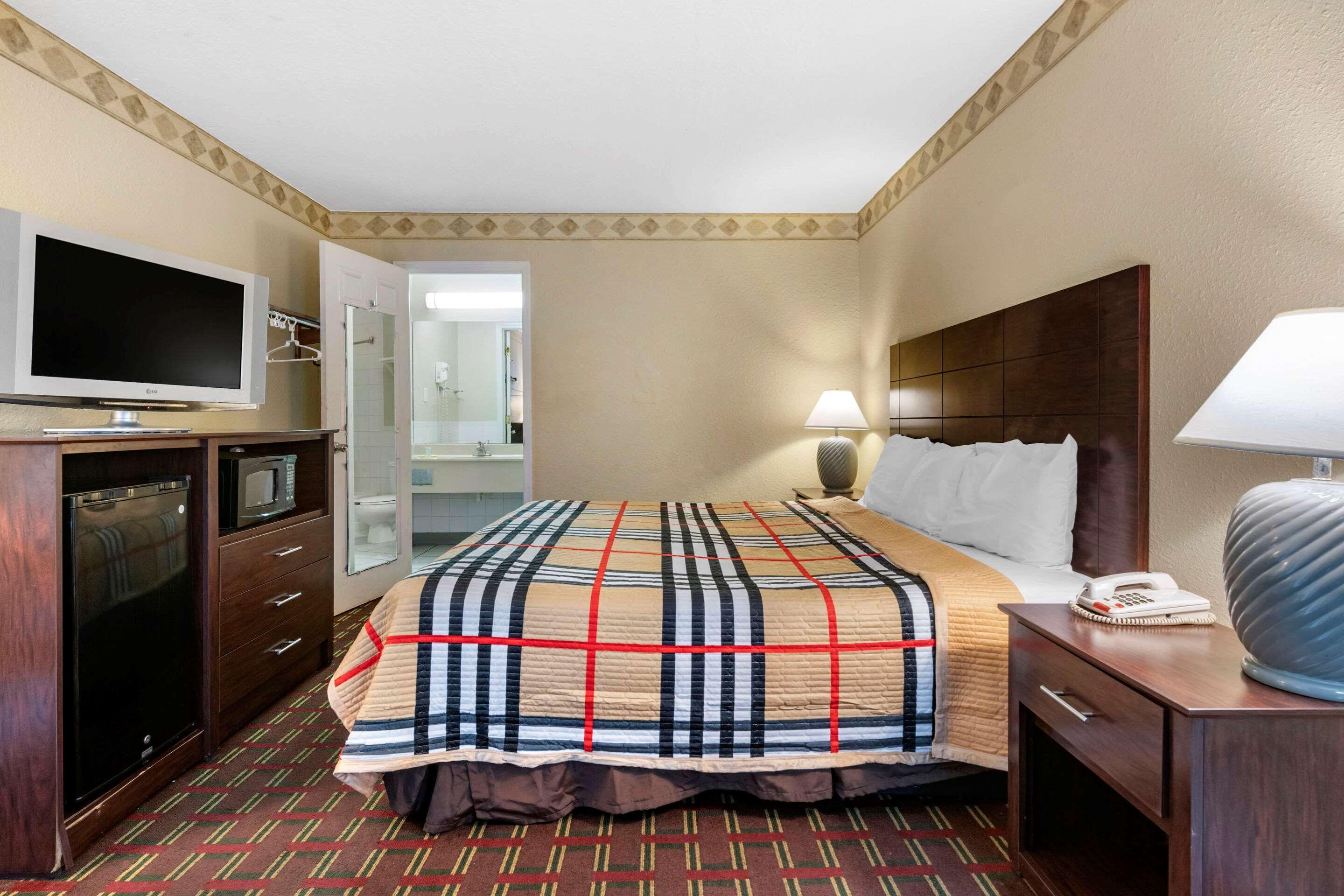 Rodeway Inn New Port Richey Ngoại thất bức ảnh