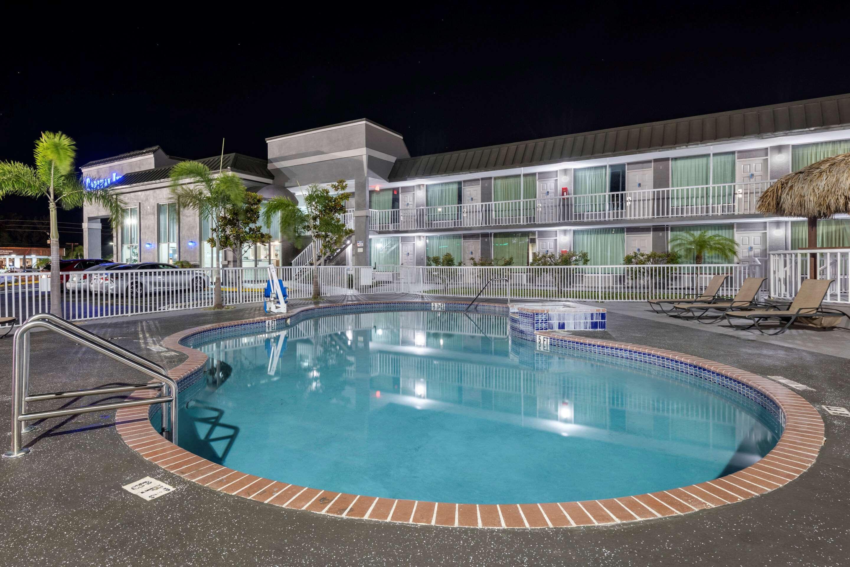 Rodeway Inn New Port Richey Ngoại thất bức ảnh