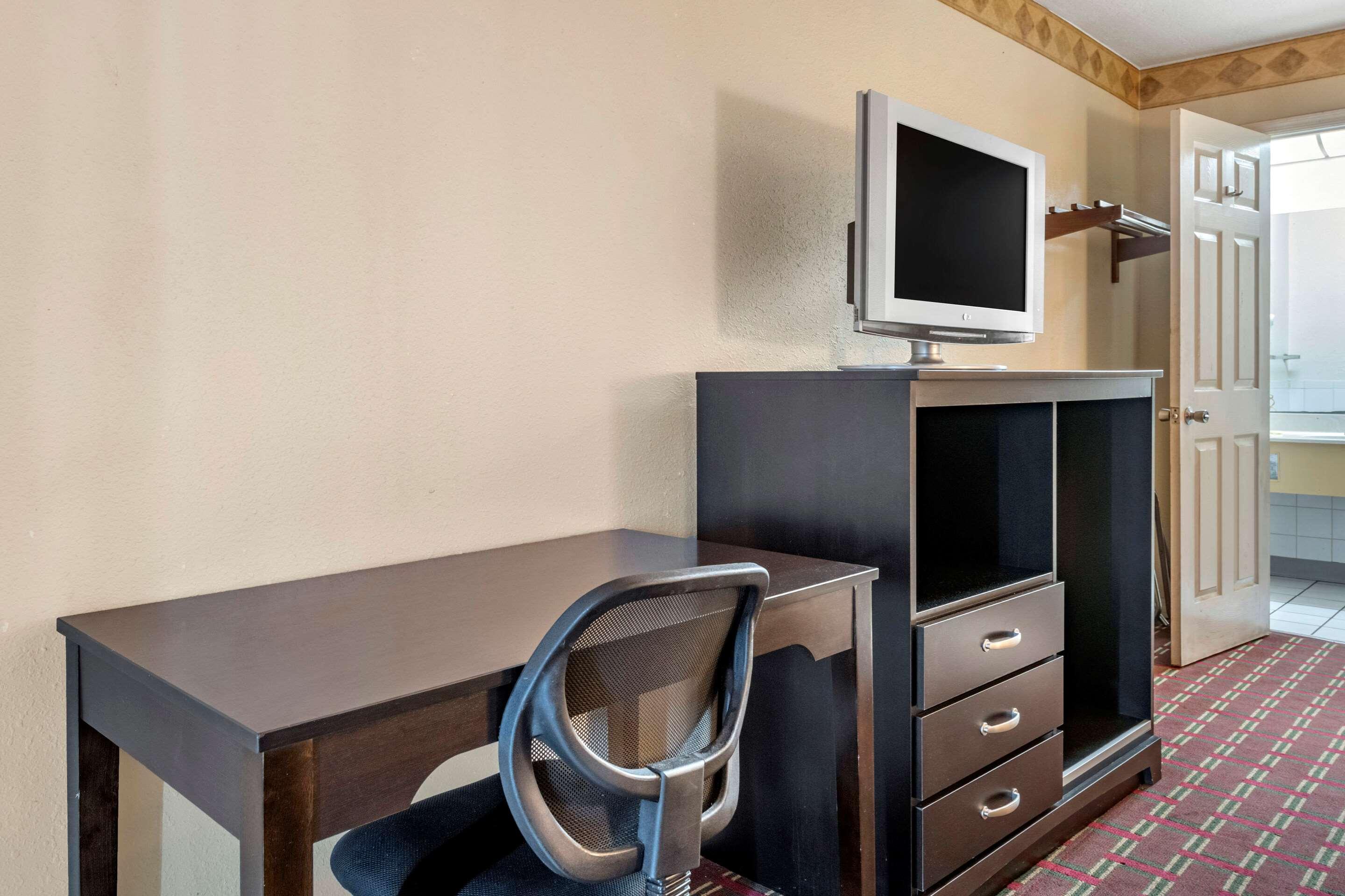 Rodeway Inn New Port Richey Ngoại thất bức ảnh