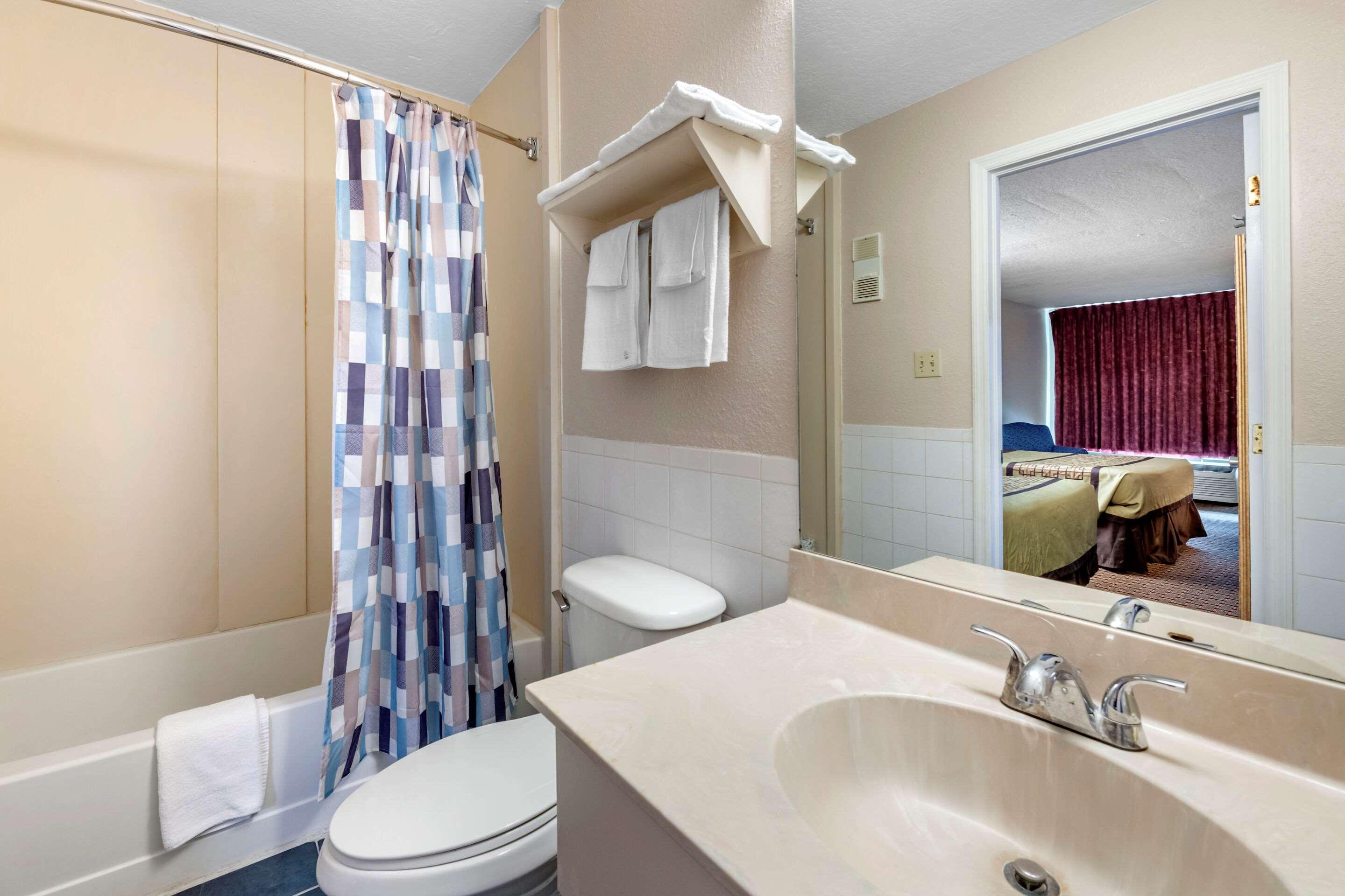 Rodeway Inn New Port Richey Ngoại thất bức ảnh