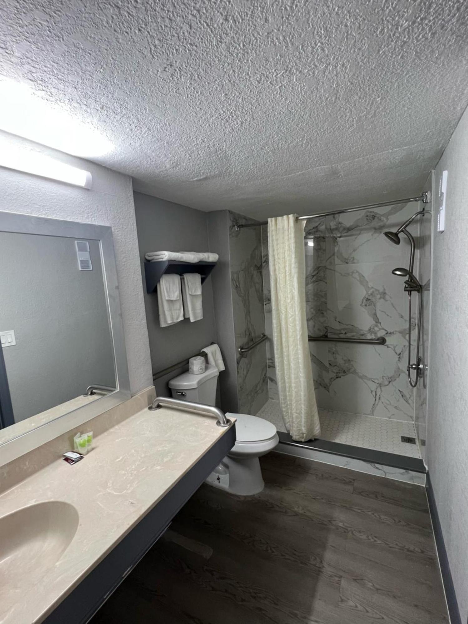 Rodeway Inn New Port Richey Ngoại thất bức ảnh