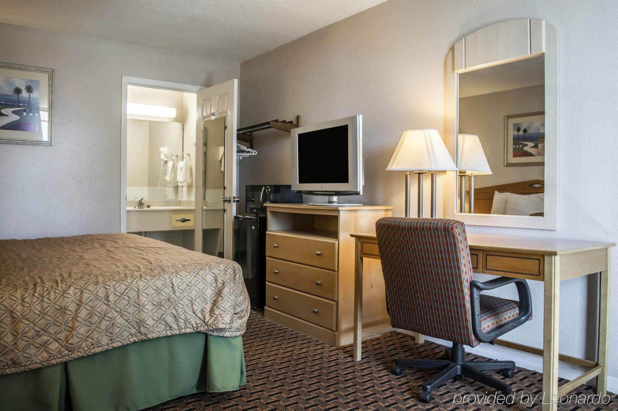 Rodeway Inn New Port Richey Ngoại thất bức ảnh