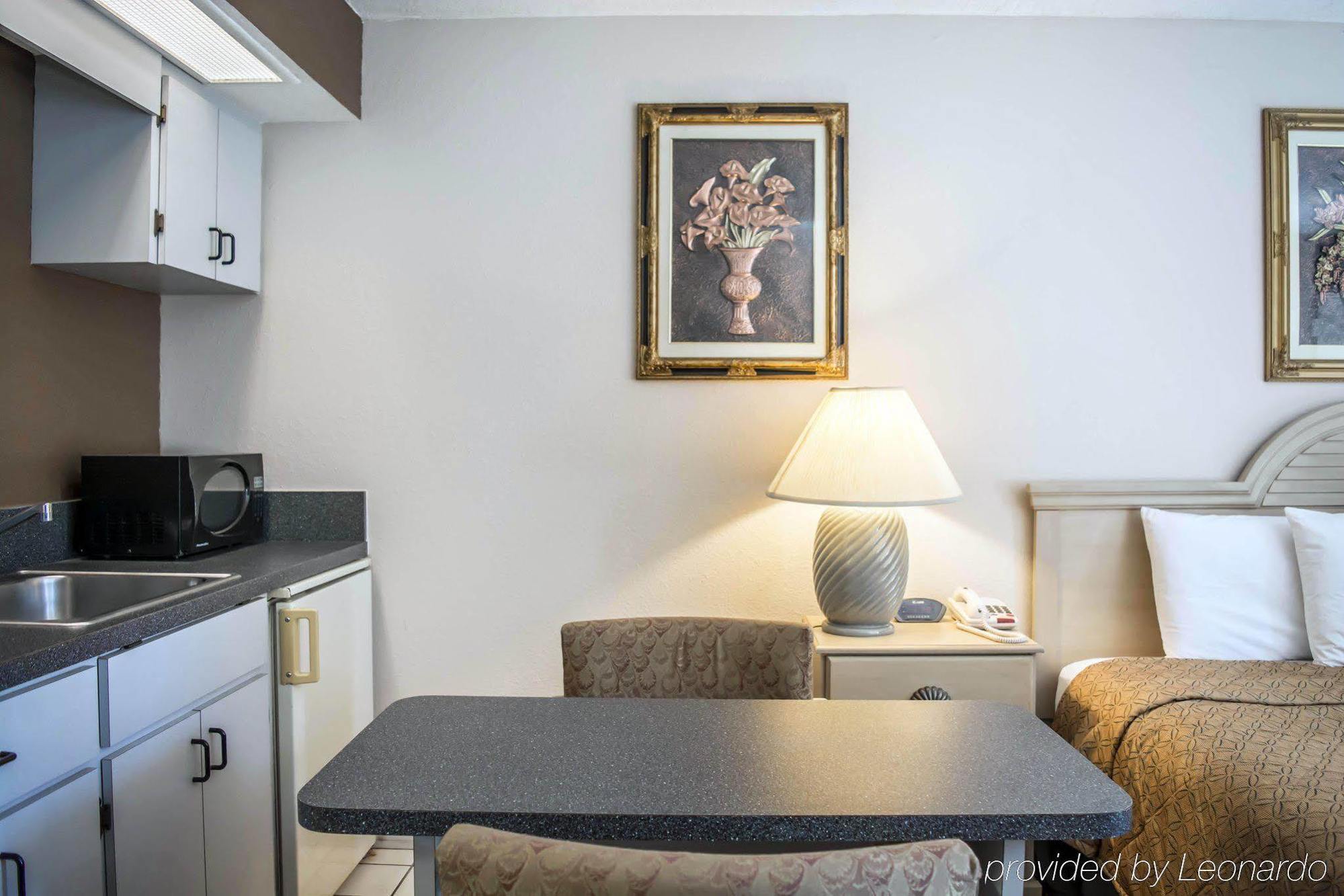 Rodeway Inn New Port Richey Ngoại thất bức ảnh